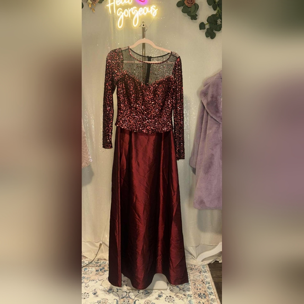 NWT Vintage Size 8 Cassandra Stone Deep Burgundy & Black Sequin Illusion Gown - Picture 6 of 7
